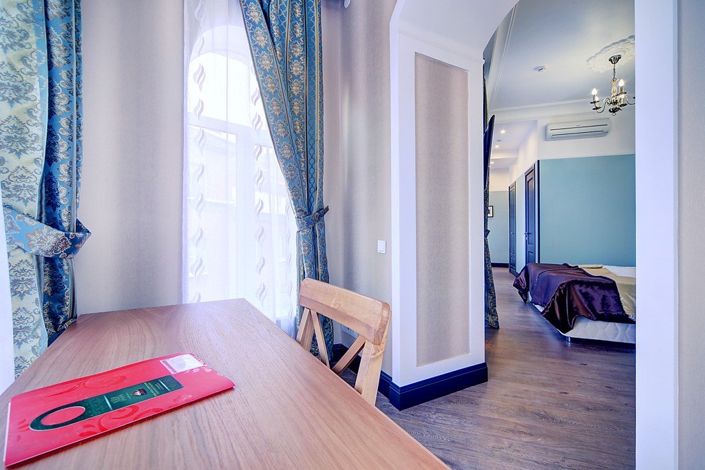 Suite, Photo 2